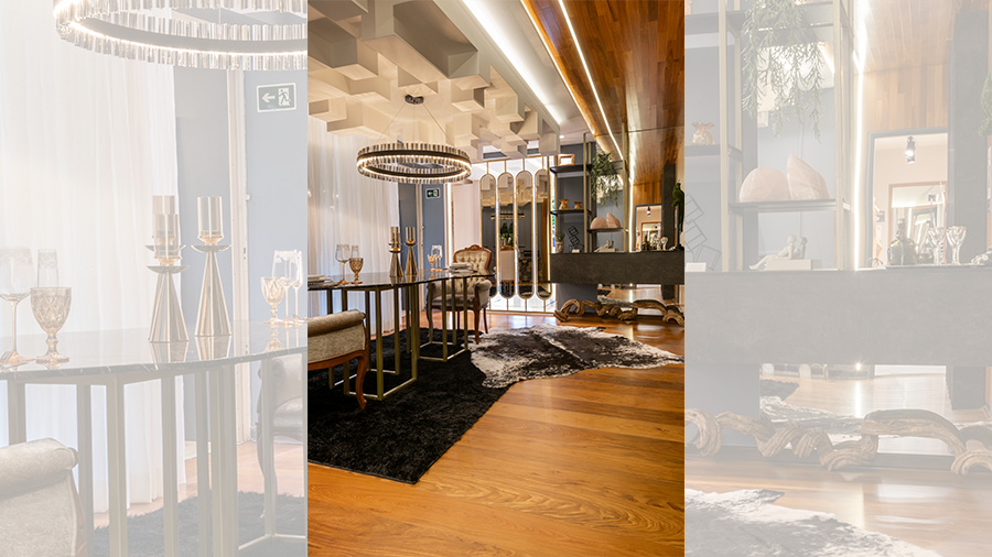 Fotografia de um espaço interno com piso de madeira ipê, tapetes, móveis e objetos de decoração
