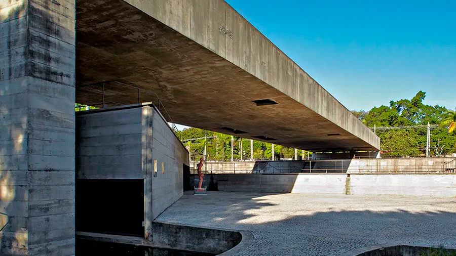 Museu Brasileiro de Escultura e Ecologia com sua arquitetura toda em cimento